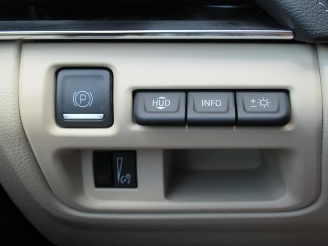 Used 2024 White Cadillac Premium Luxury image 22