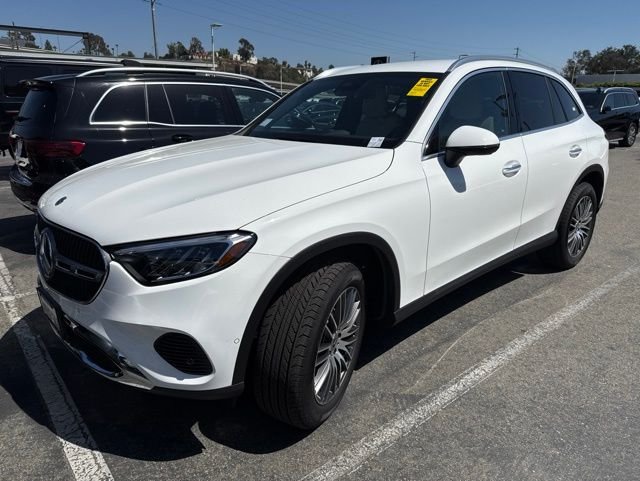 2026 Mercedes-Benz GLC GLC 300's photo