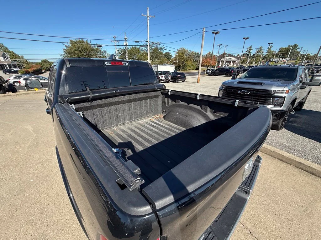 Used 2021 Black Ram Laramie image 8