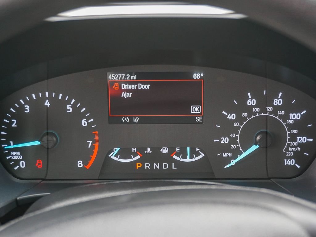 Used 2022 Silver Ford SE image 22