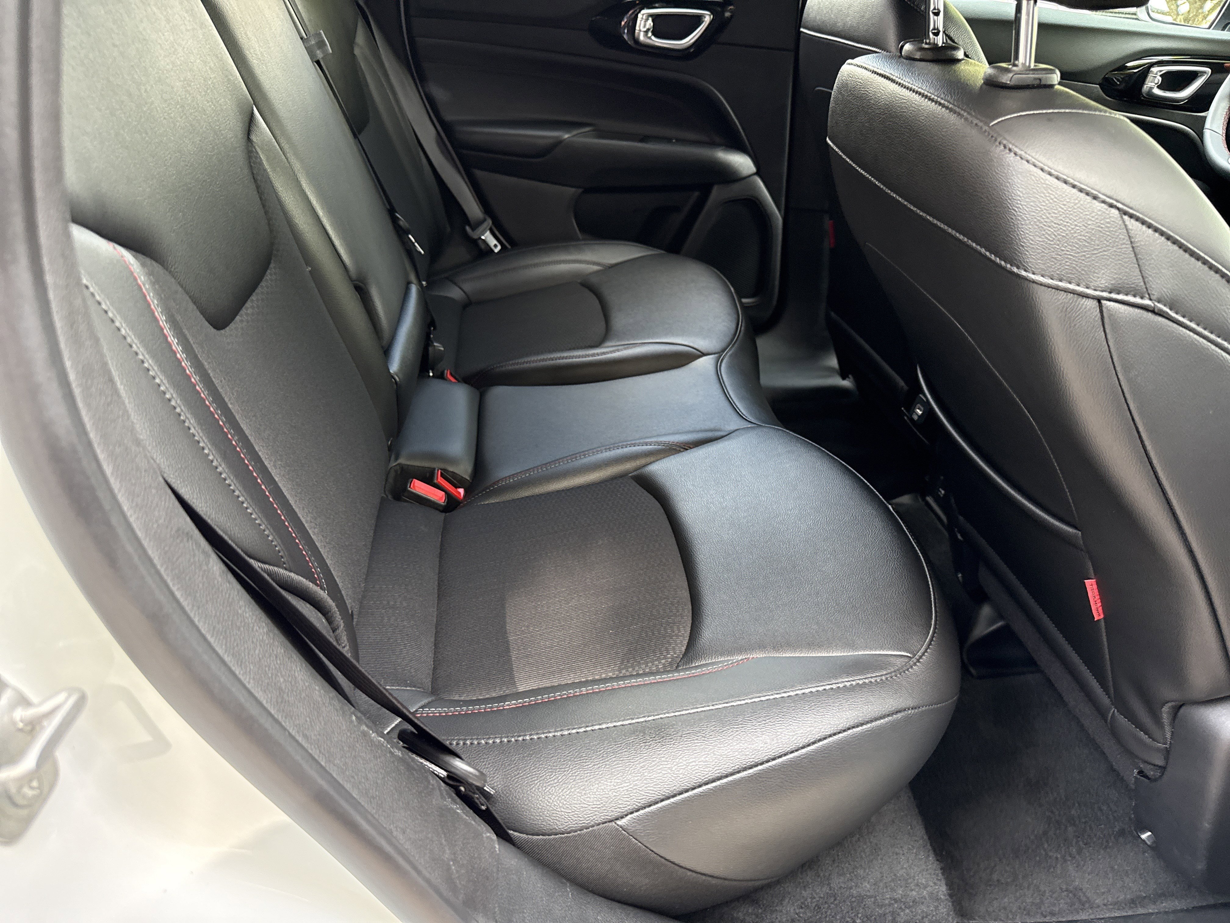 Used 2025 Bright White Clearcoat Jeep Trailhawk image 15