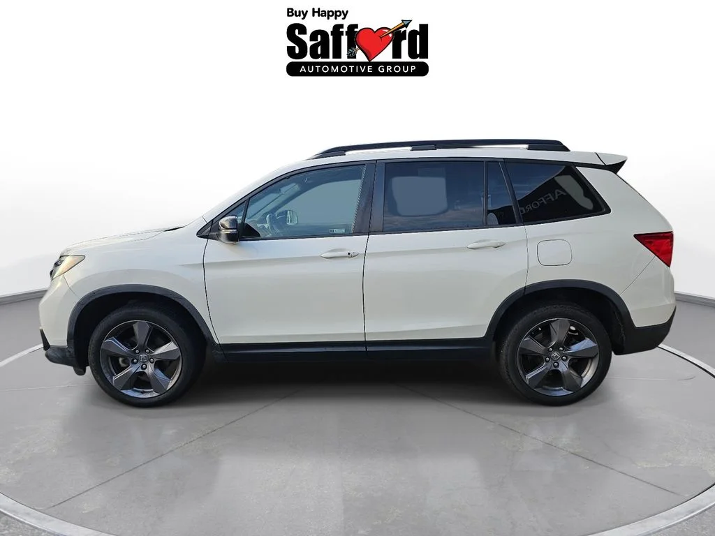 Used 2019 White Honda Touring image 2