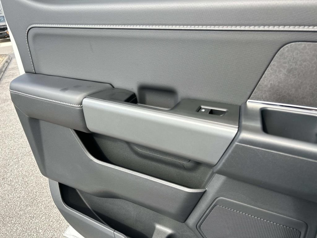 New 2026 Avalanche Ford XLT image 18