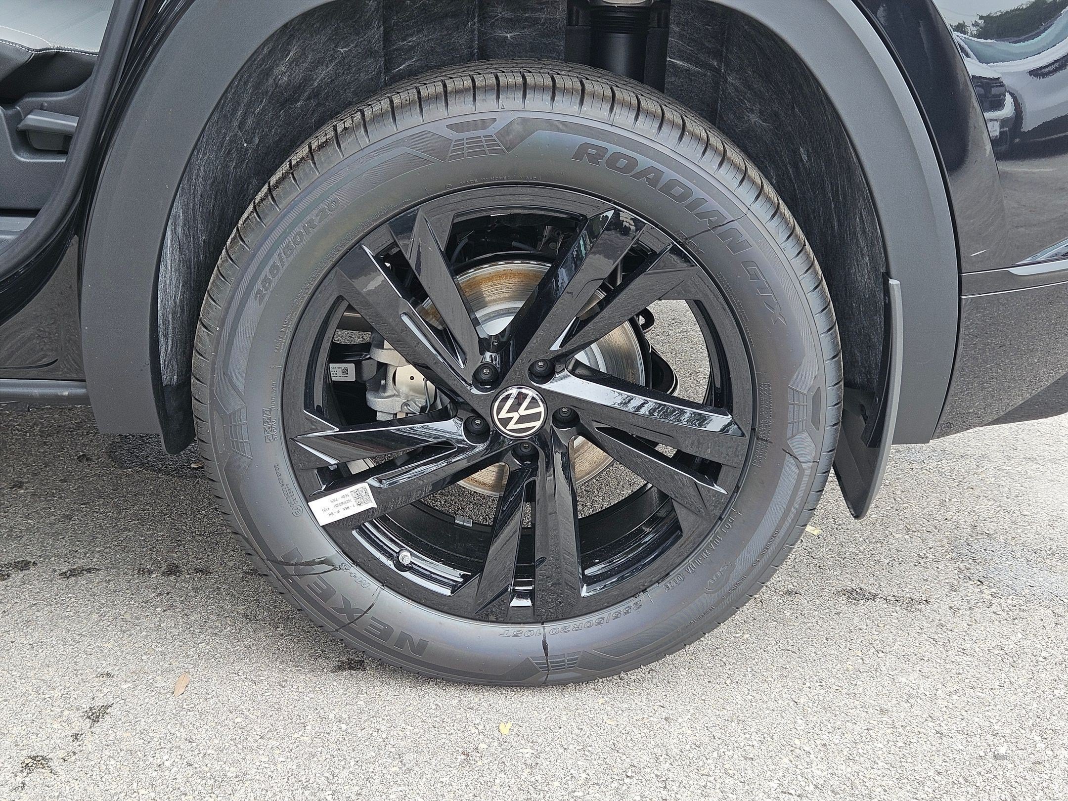 New 2026 Deep Black Pearl Volkswagen 2.0T SEL R-Line Black image 19