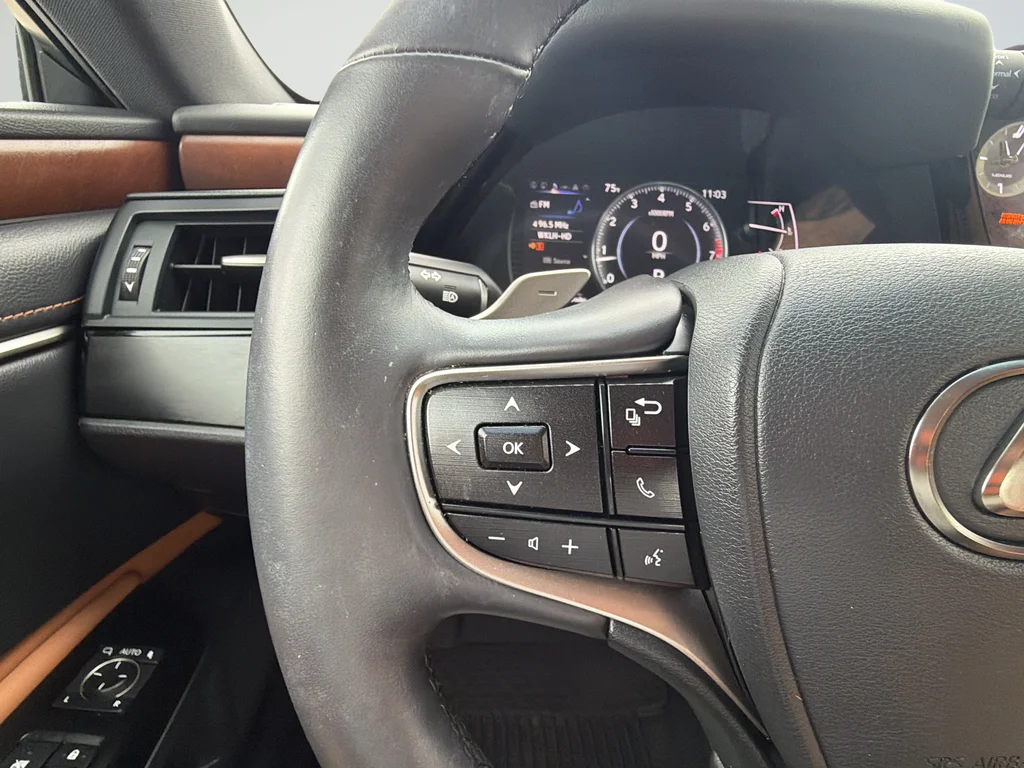 Used 2024 White Lexus 350 image 16