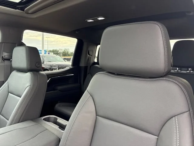 2026 GMC Sierra 1500 SLT - Photo 15