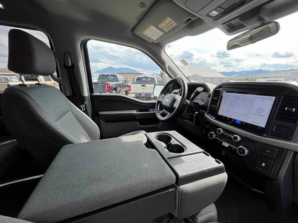 Used 2025 Blue Ford XLT image 21