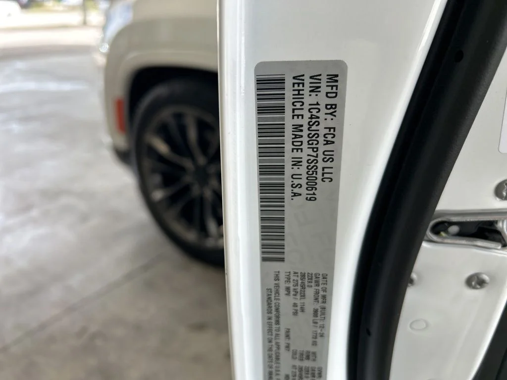 Used 2025 White/off-white Jeep Series III image 68