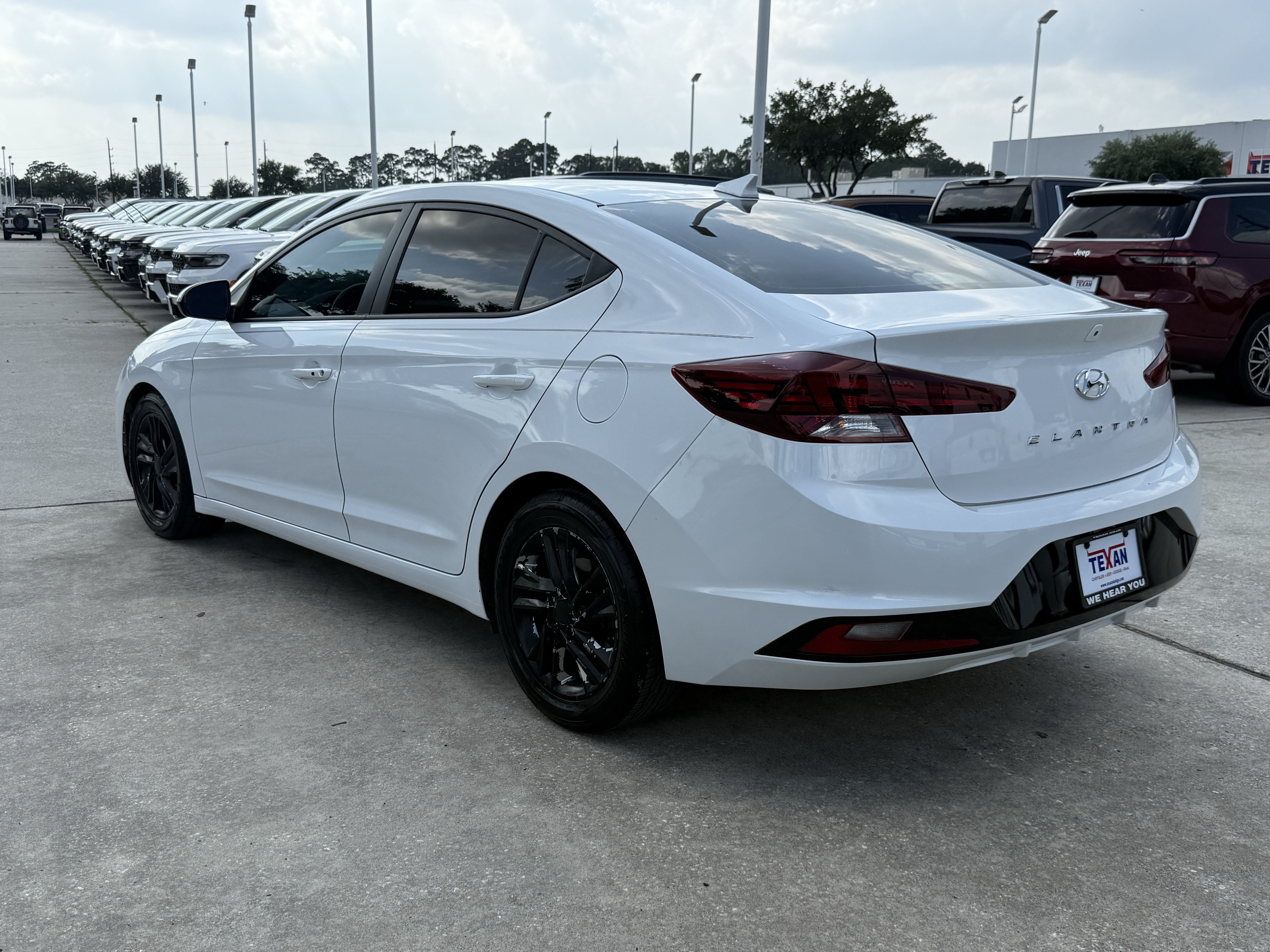 Used 2020 Quartz White Pearl Hyundai Value Edition image 6