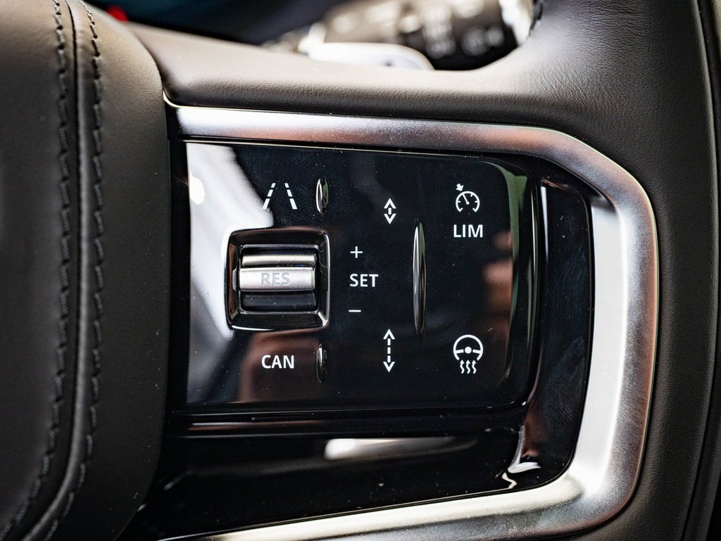 Used 2026 Santorini Black Land Rover SE image 27
