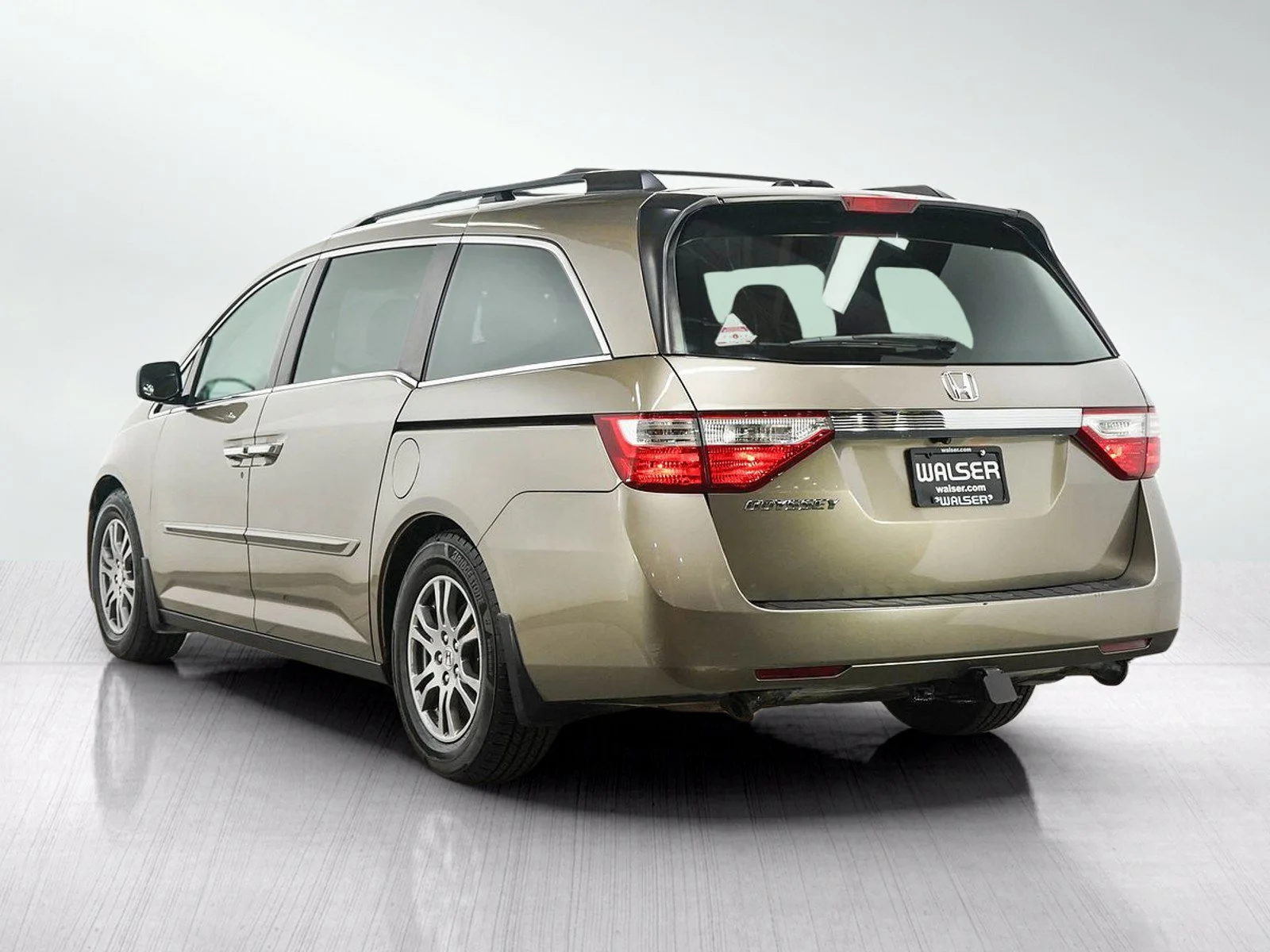 Used 2013  Honda FWD image 3