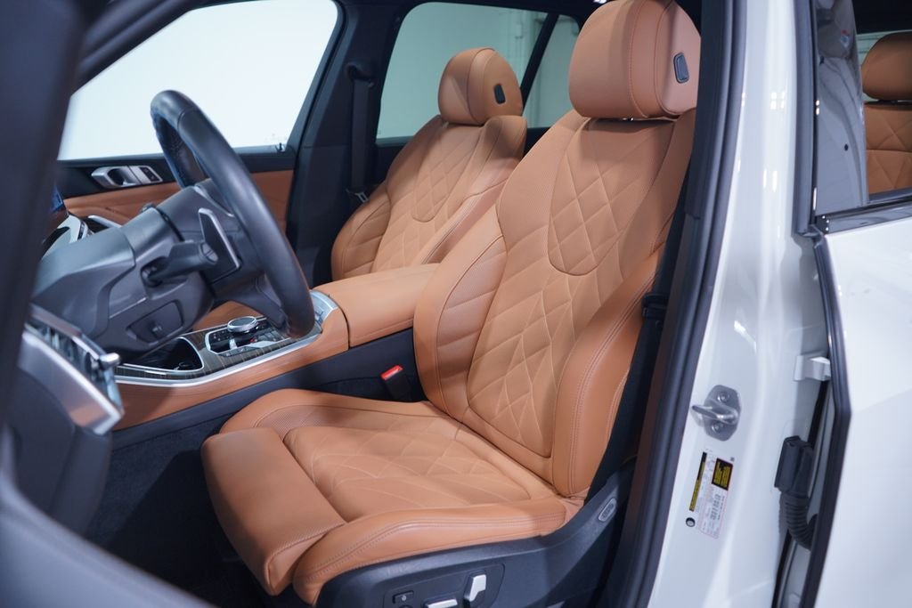 Used 2026 Alpine White BMW sDrive40i image 7