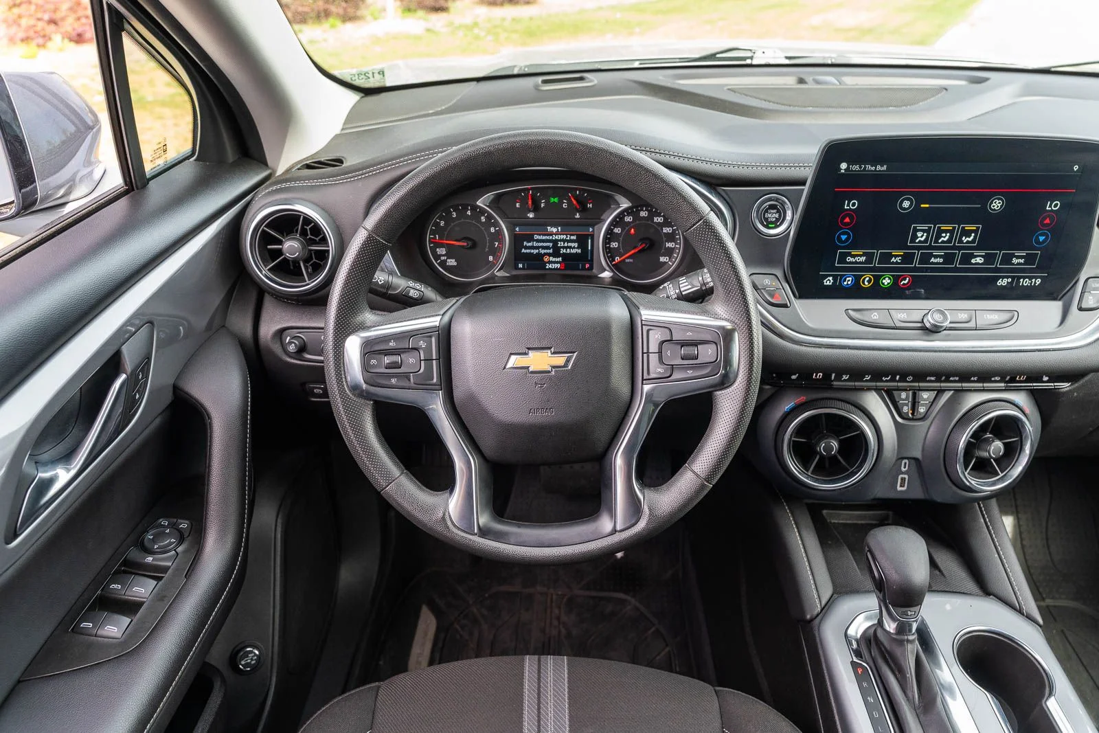 Used 2024 Gray Chevrolet LT image 21