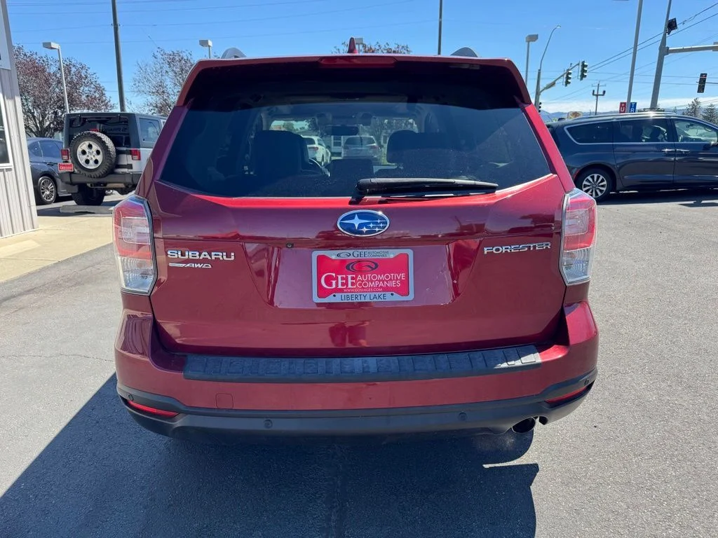 Used 2018 Red Subaru 2.5i Touring image 4