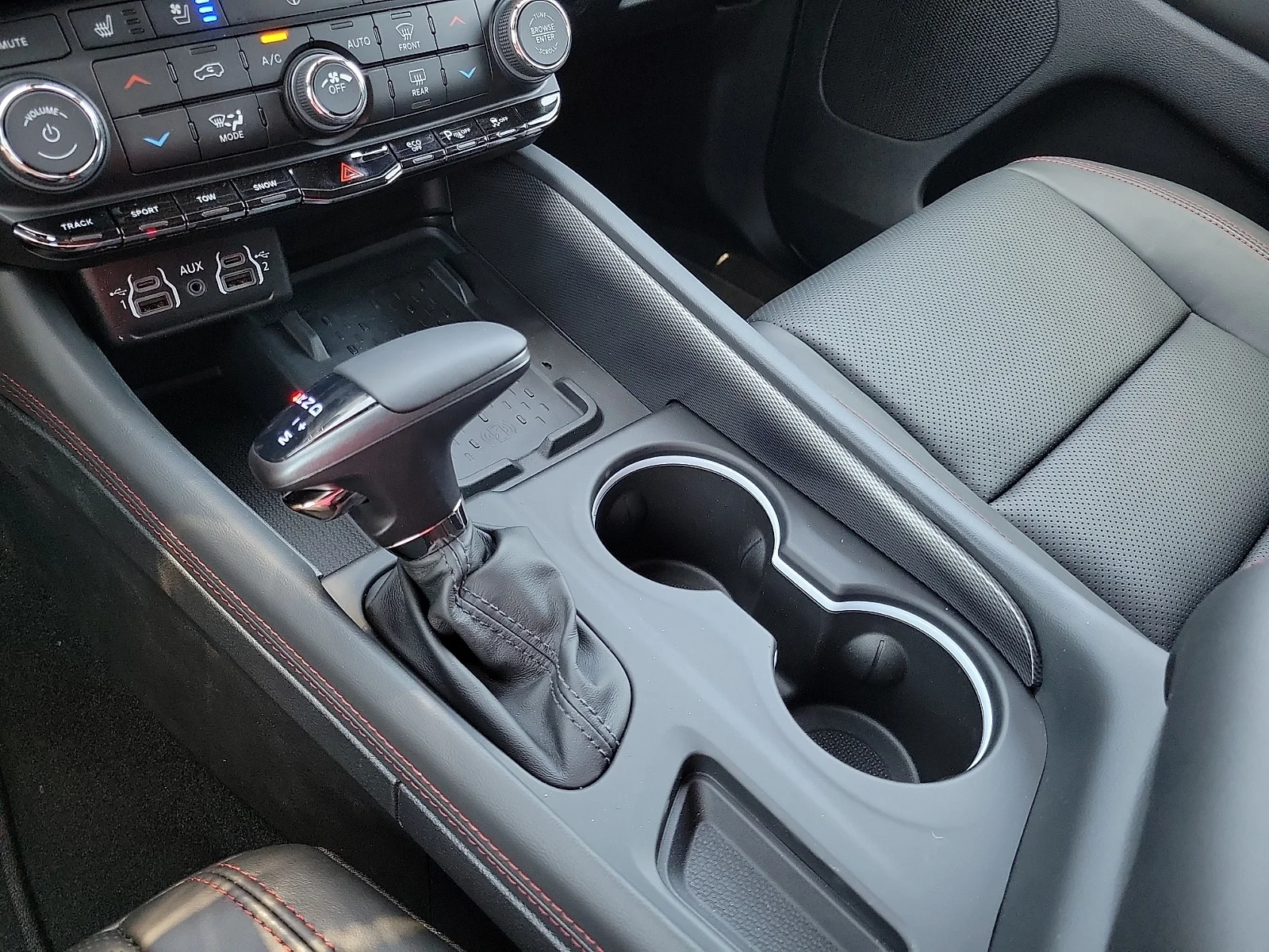 New 2026 White Knuckle Dodge GT PLUS AWD HEMI V8 image 18