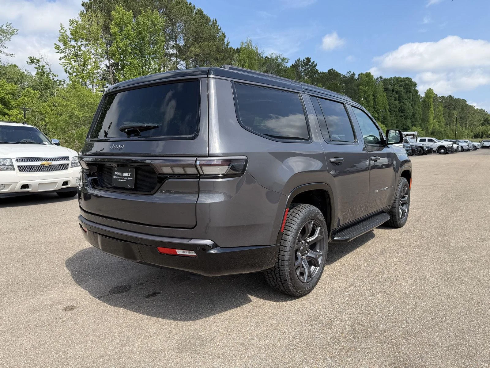 New 2026 Baltic-Gray Metallic Clear-Coat Exterior Paint Jeep Upland image 6