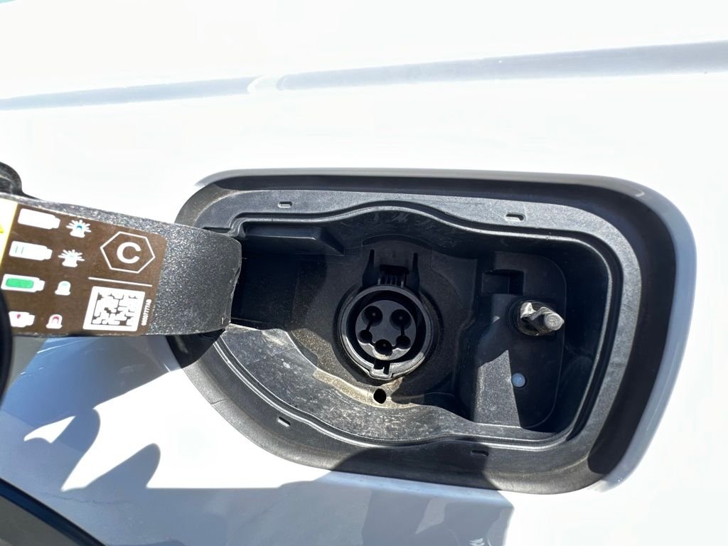 Used 2022 White Jeep 4xe image 10