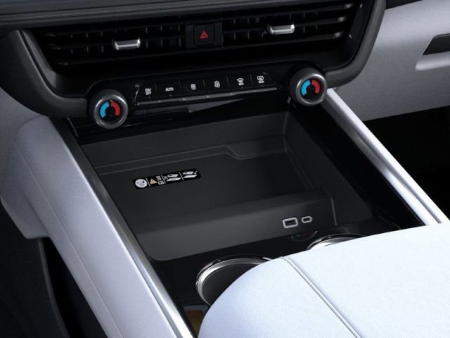 2025 Chevrolet Suburban Premier - Photo 23