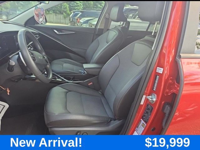 Used 2023  Kia Wind image 10