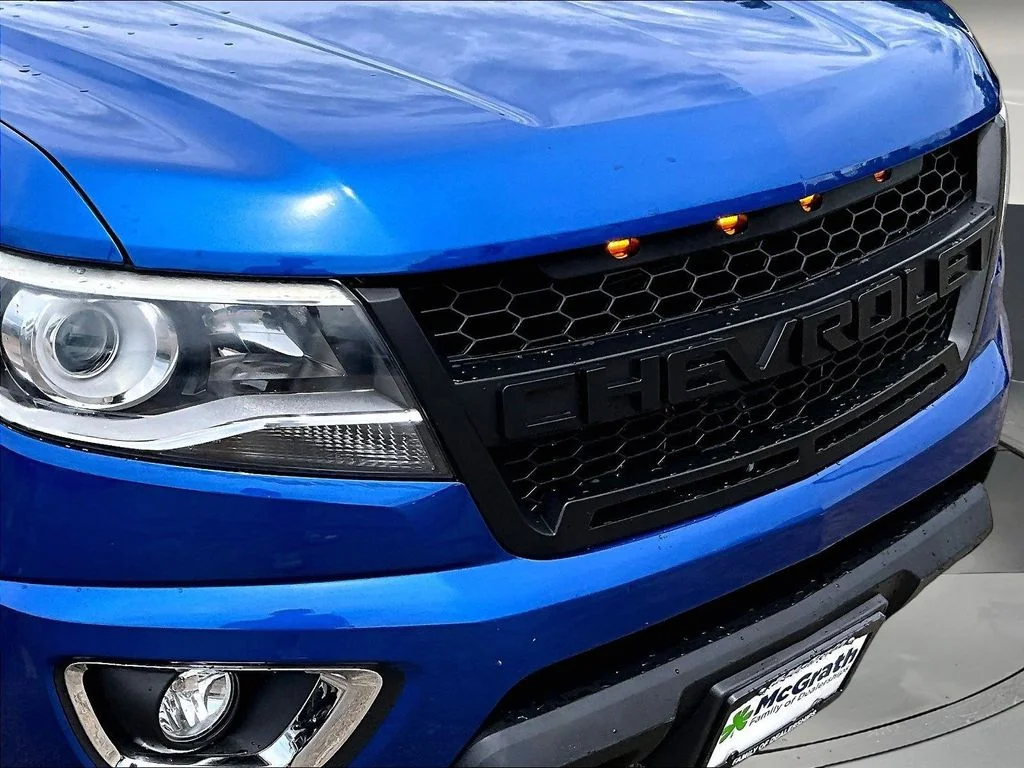 Used 2018 Blue Chevrolet Z71 image 33