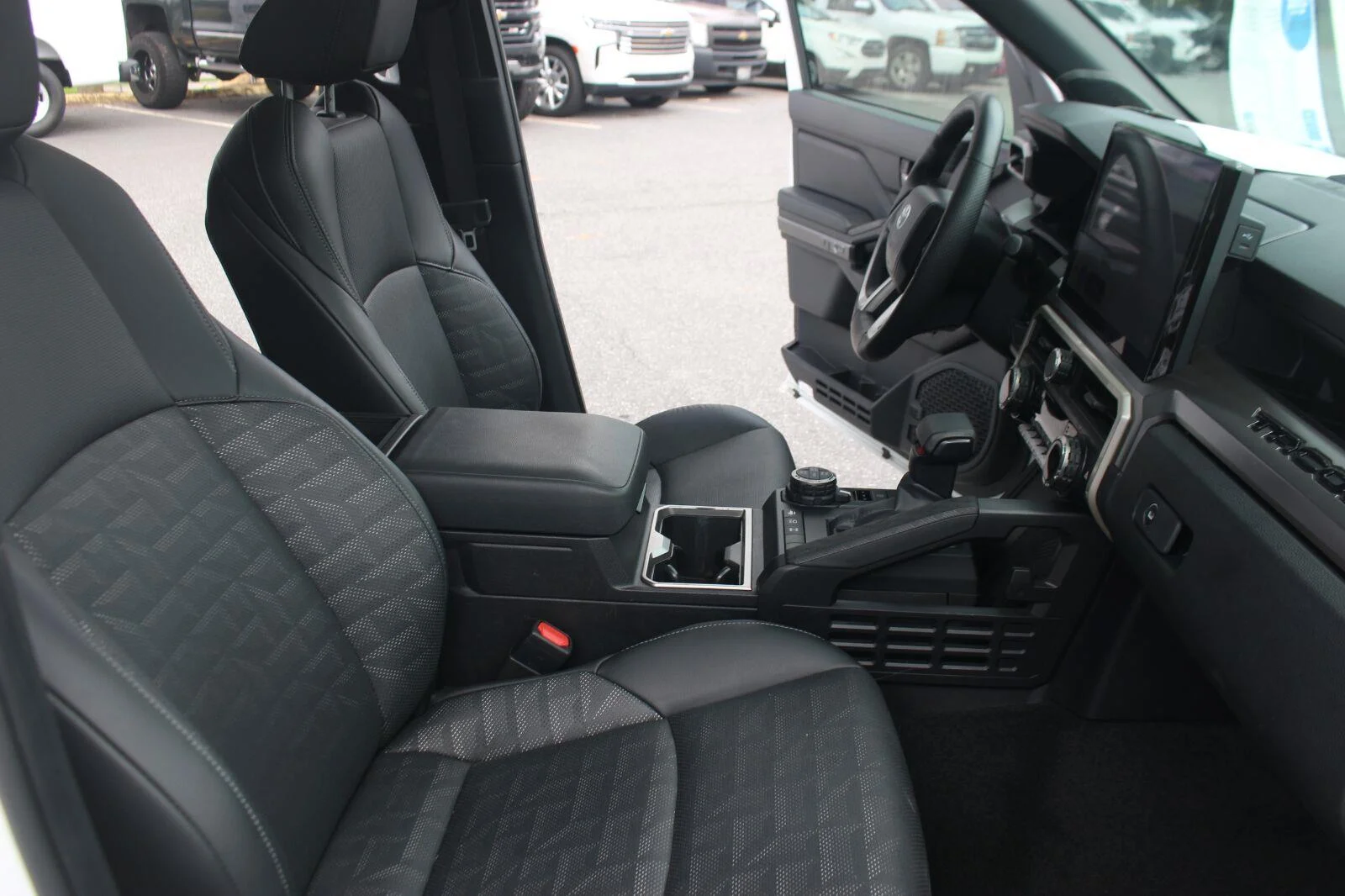 Used 2024 White Toyota SR5 image 40