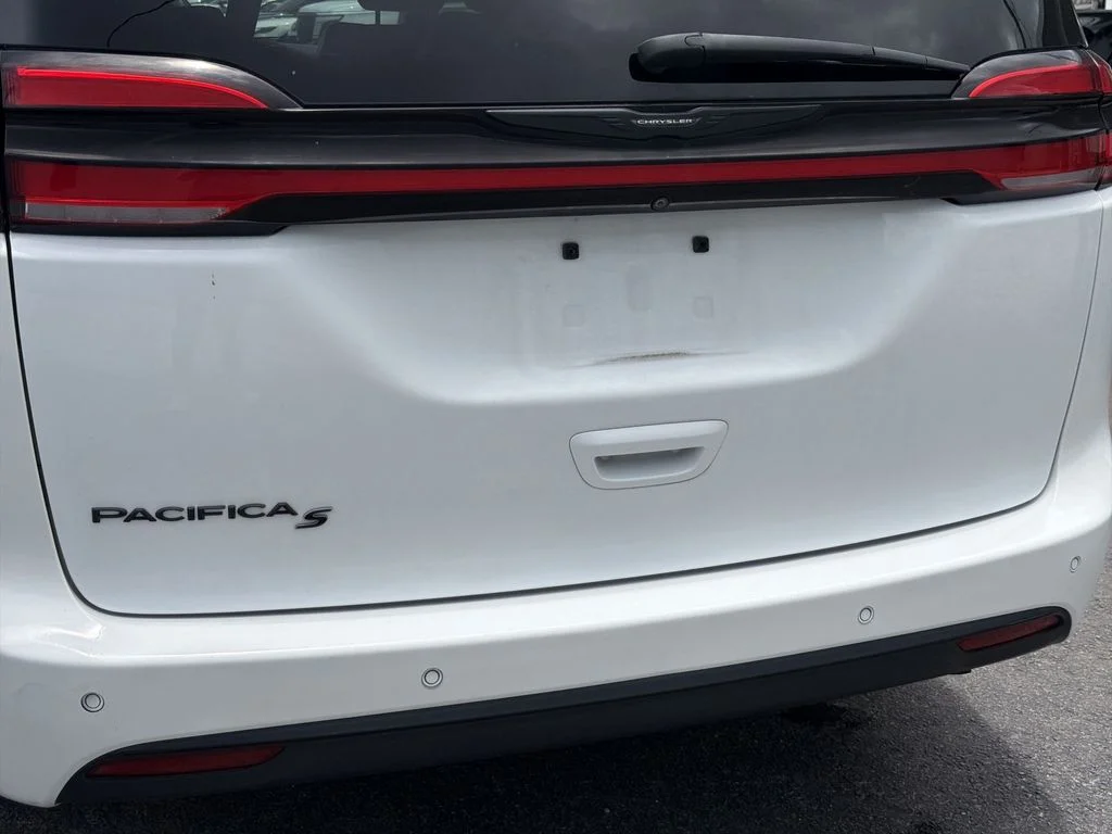 Used 2021 White Chrysler Touring L image 39