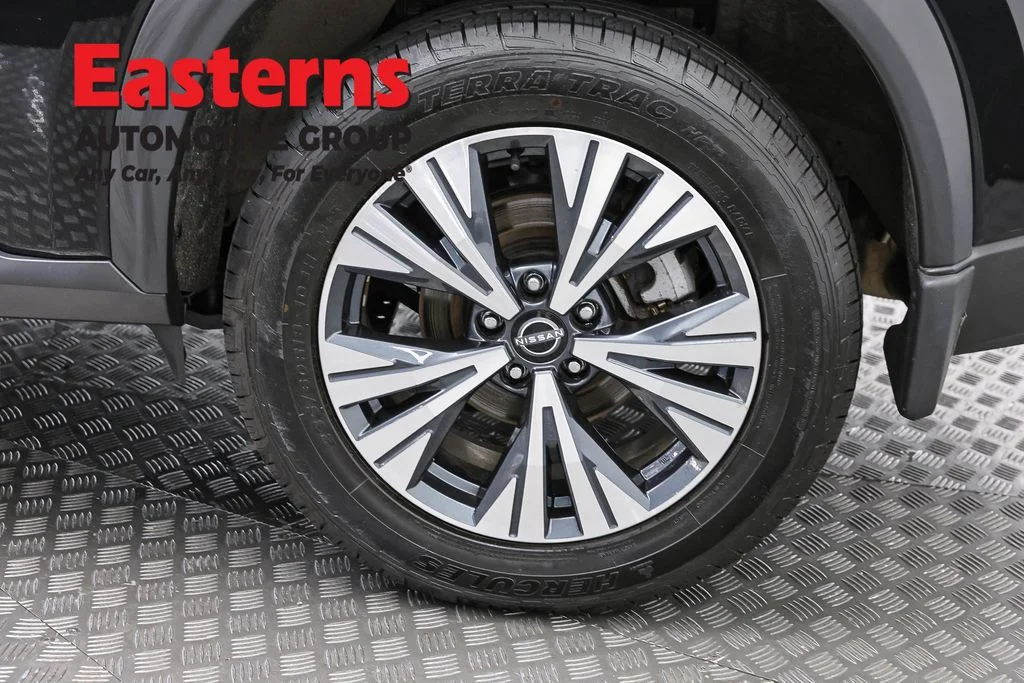 Used 2023 Black Nissan SV image 33