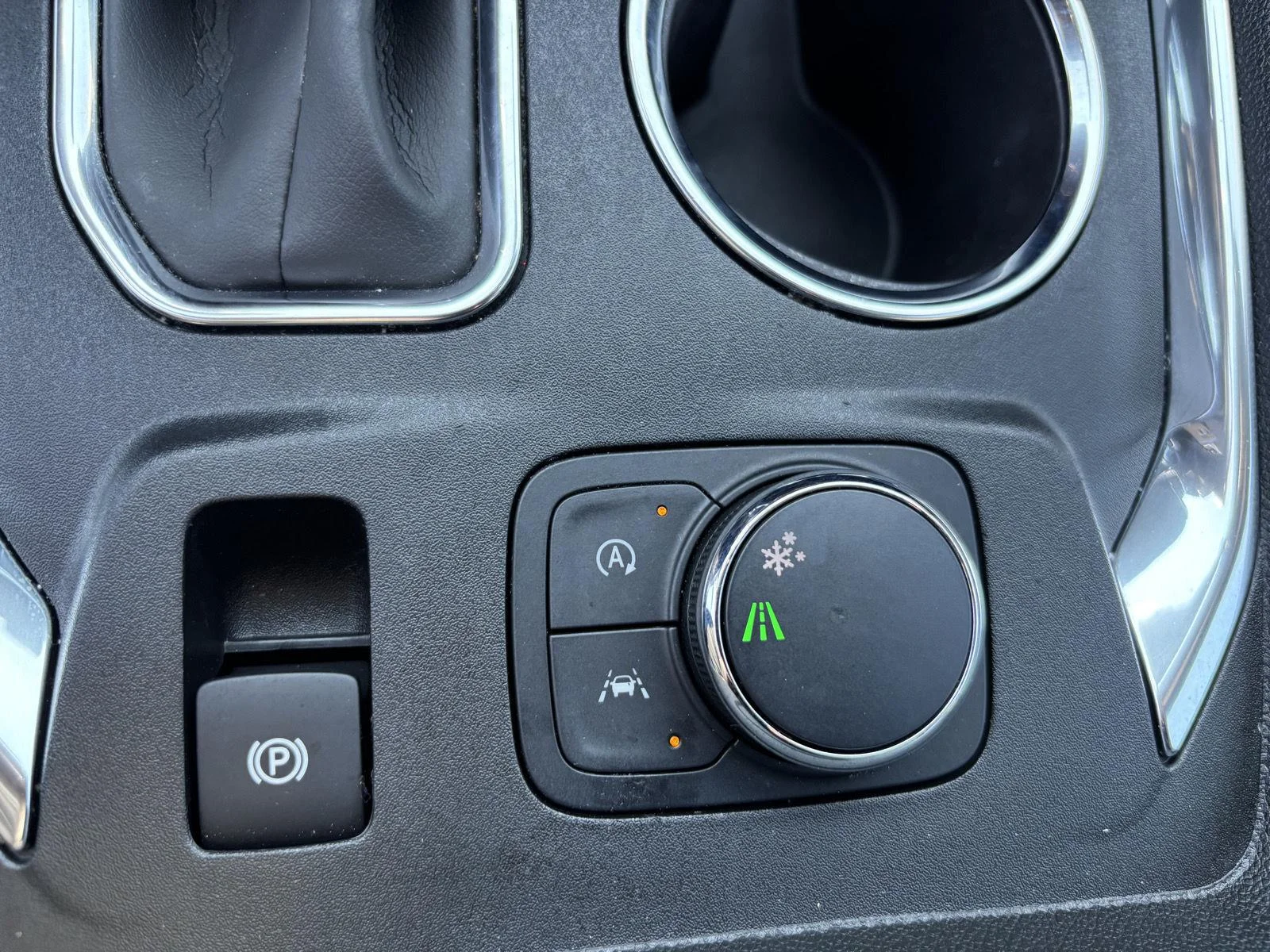 Used 2023 Mosaic Black Metallic Chevrolet LT Cloth image 29