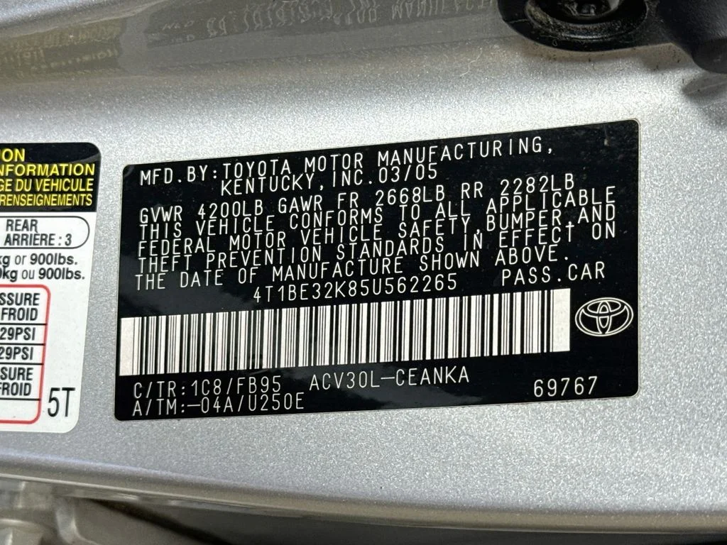Used 2005 Lunar Mist Metallic Toyota STD image 37