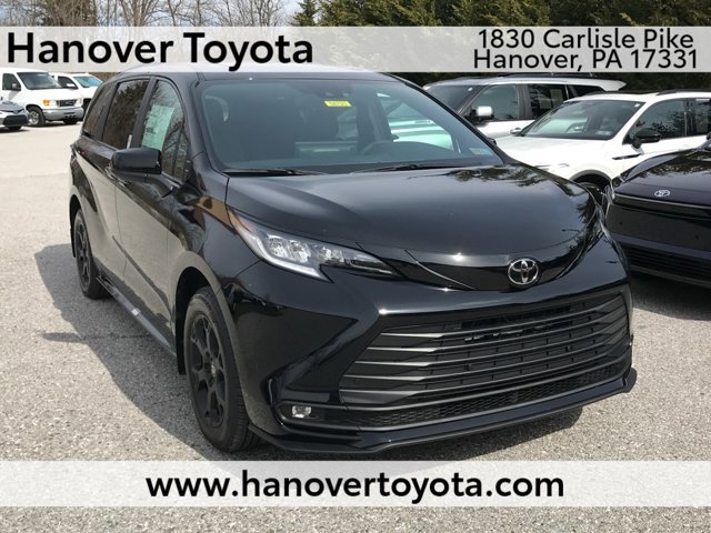 2026 Toyota Sienna Woodland Edition 7-Passenger AWD
