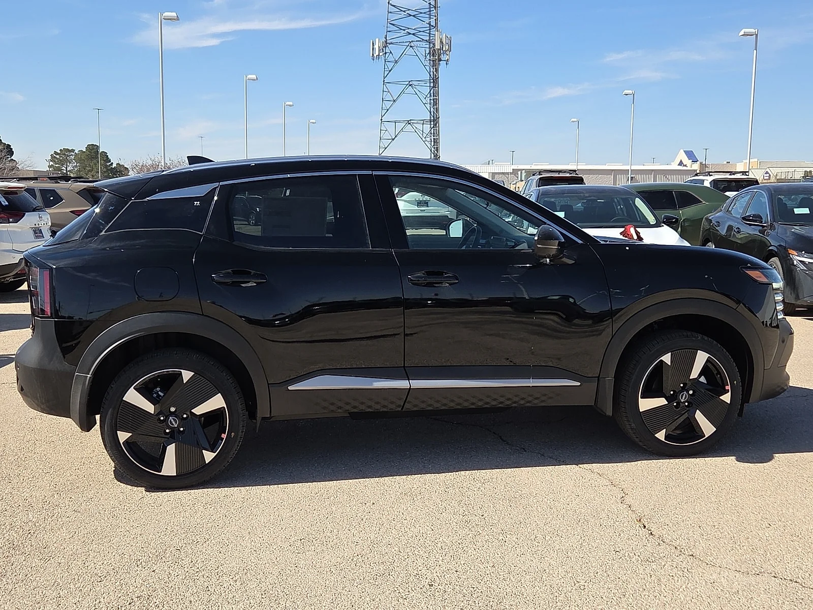 New 2026 KH3 Super Blac Nissan SR Front-Wheel Drive image 5