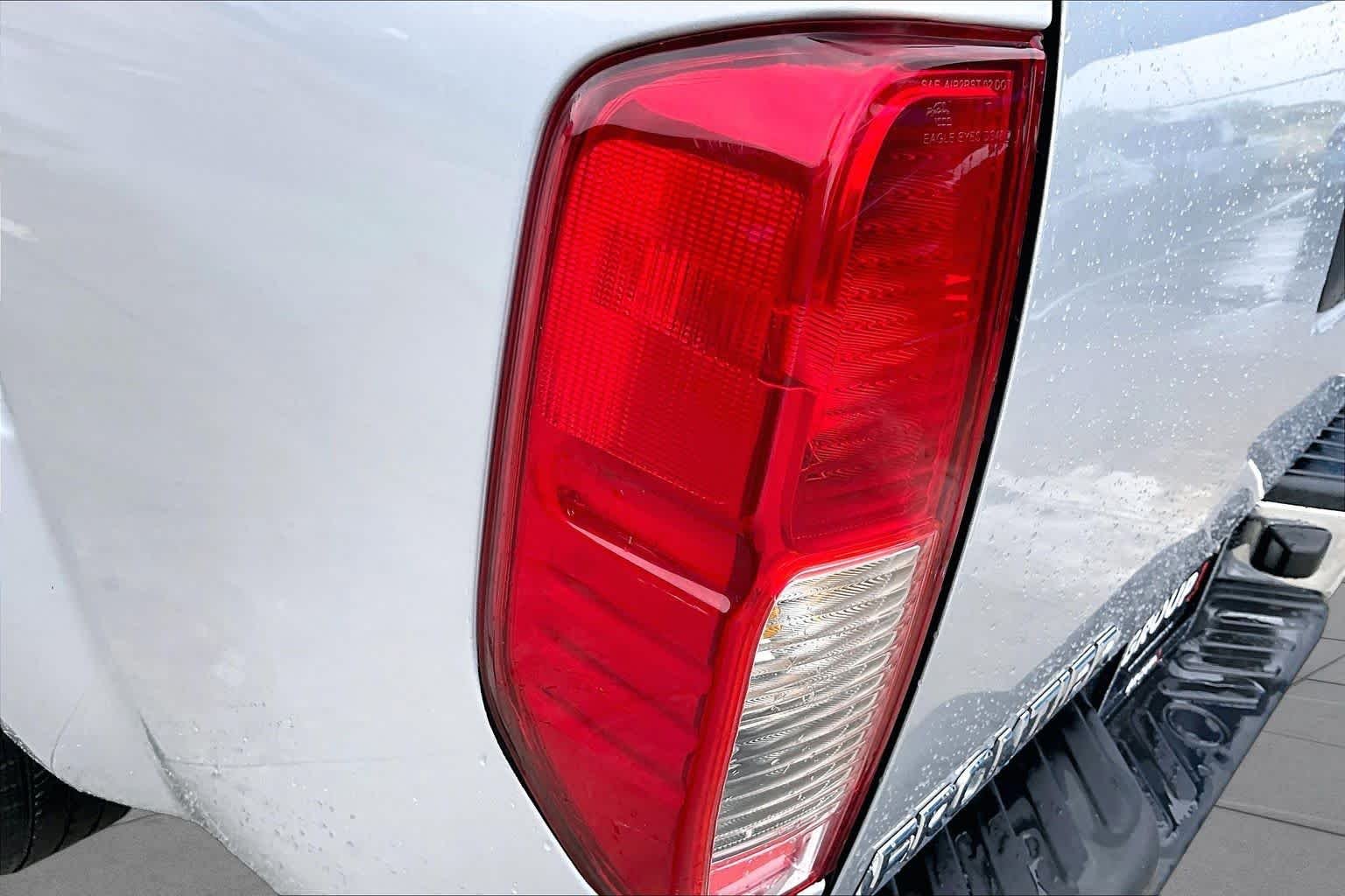 Used 2011 Radiant Silver Nissan SL image 25