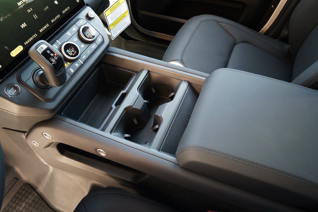 New 2026 Fuji White Land Rover X-Dynamic SE image 30