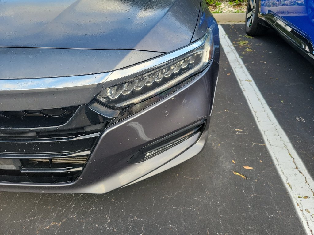 Used 2018 Modern Steel Metallic Honda Touring image 6