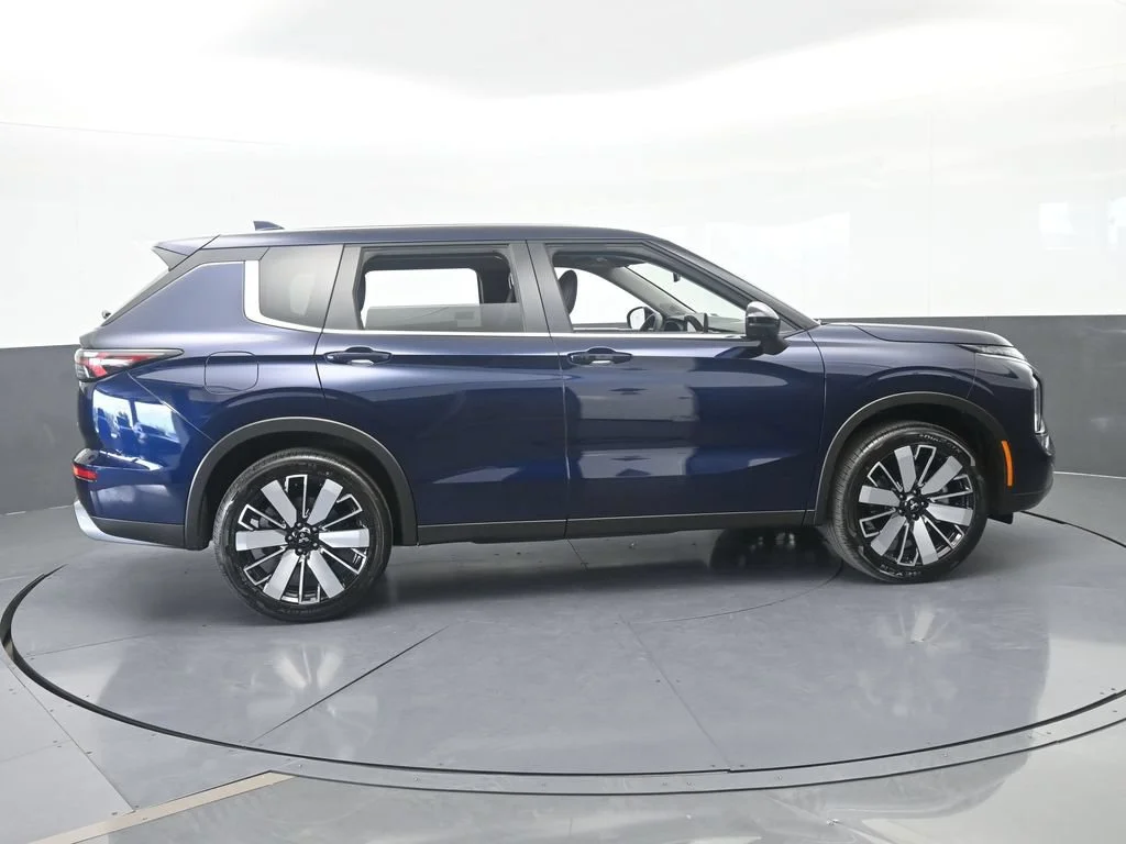 New 2026 Blue Metallic Mitsubishi SE 1.5T 2WD image 7