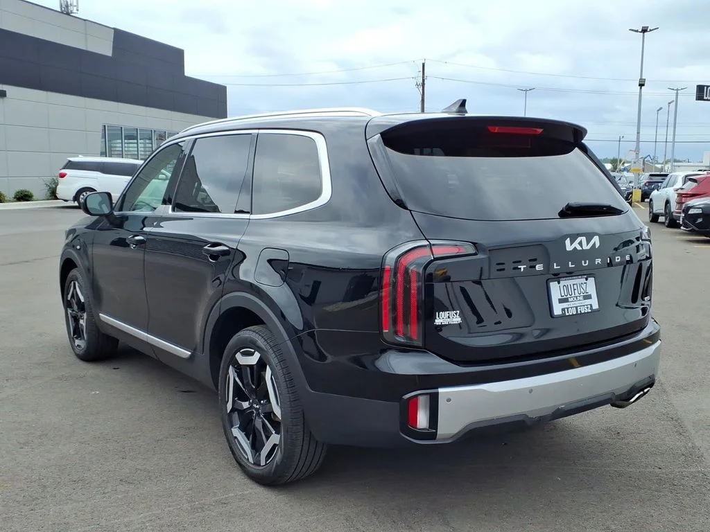 Used 2024 Black Kia EX image 8