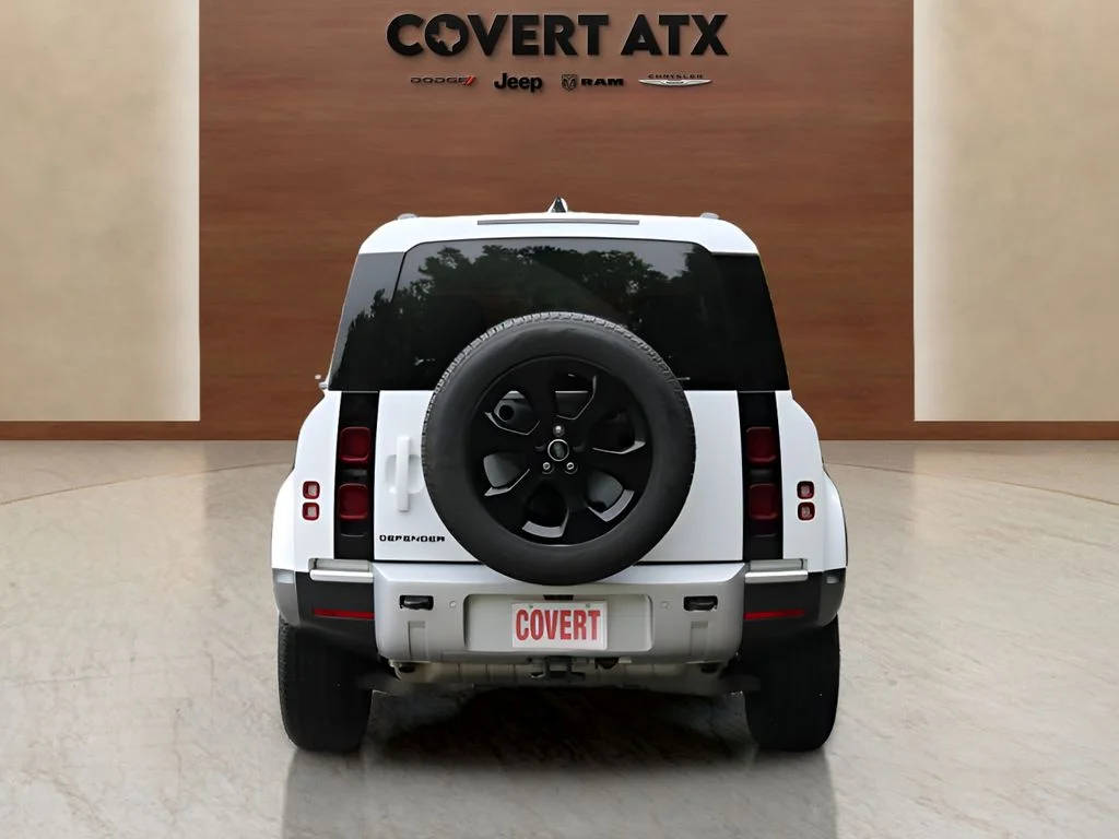 Used 2025 White Land Rover S image 4