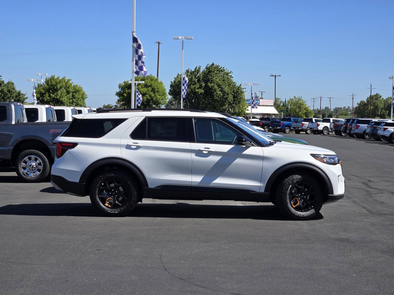New 2026 Star White Metallic Tri-Coat Ford Tremor® image 3