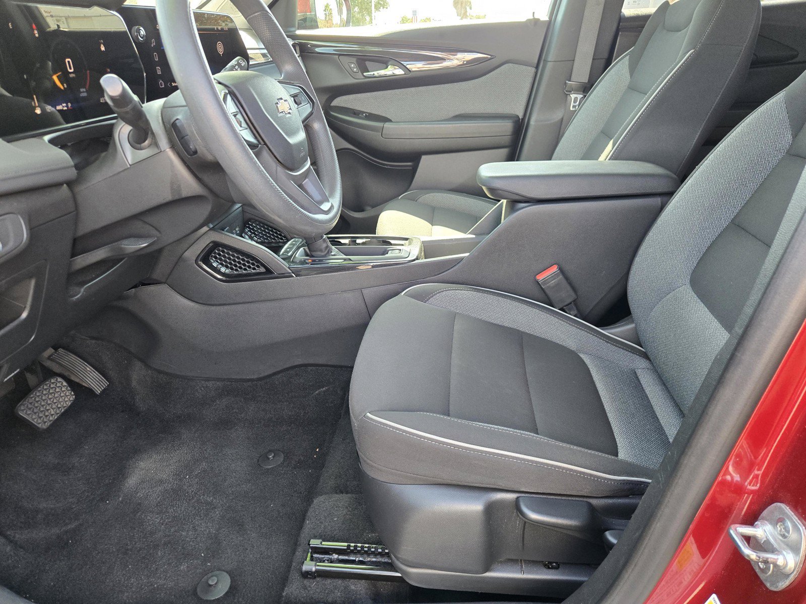 Used 2025 Crimson Metallic Chevrolet LT image 25