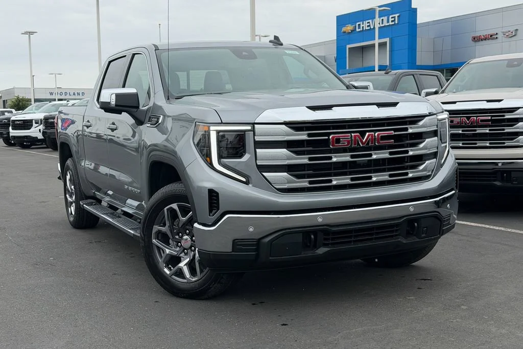 2026 GMC Sierra 4WD Crew Cab Short Box SLE's photo