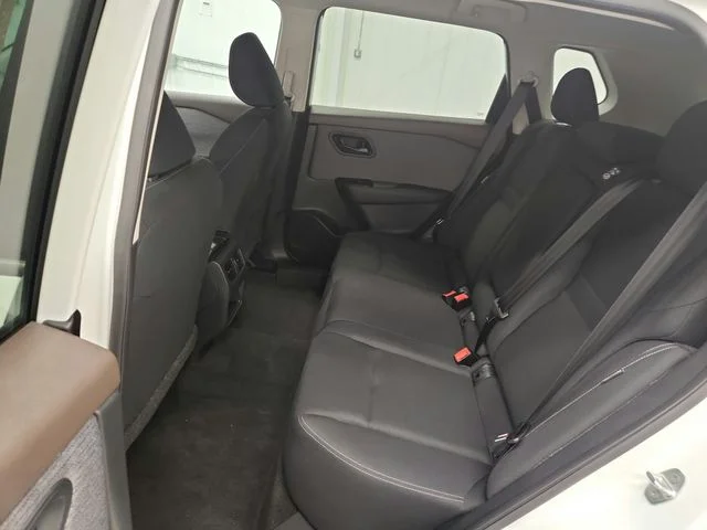 Used 2023 White Nissan S image 30