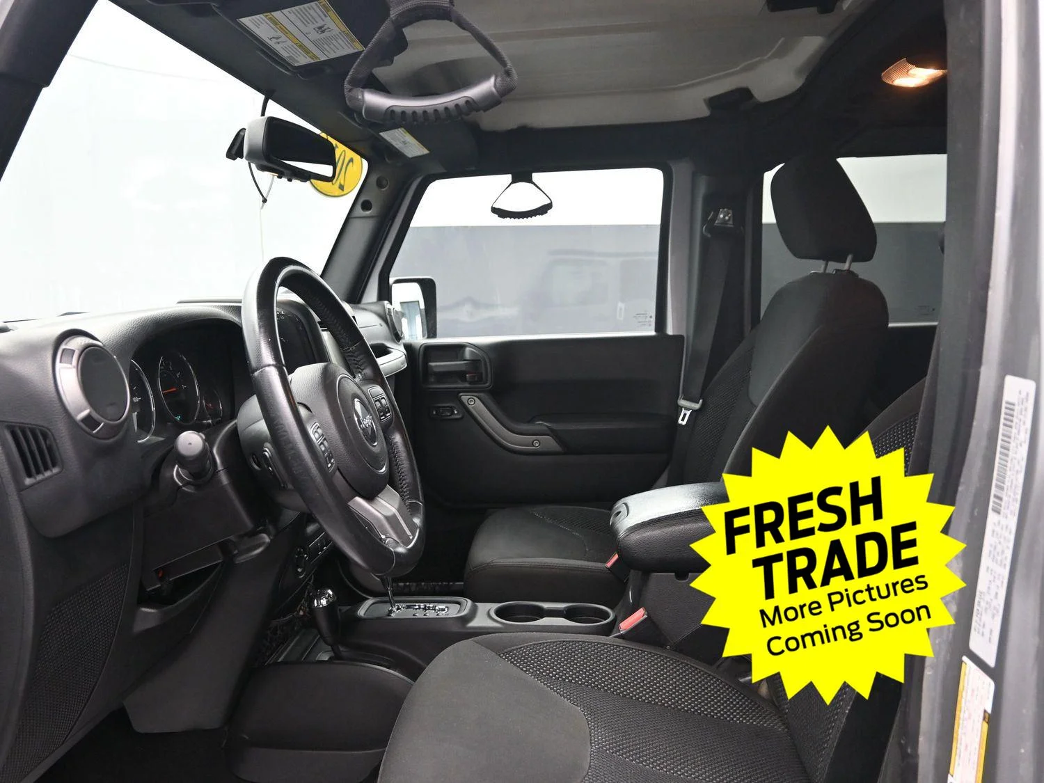 Used 2016 Billet Silver Metallic Clearcoat Jeep Black Bear image 16