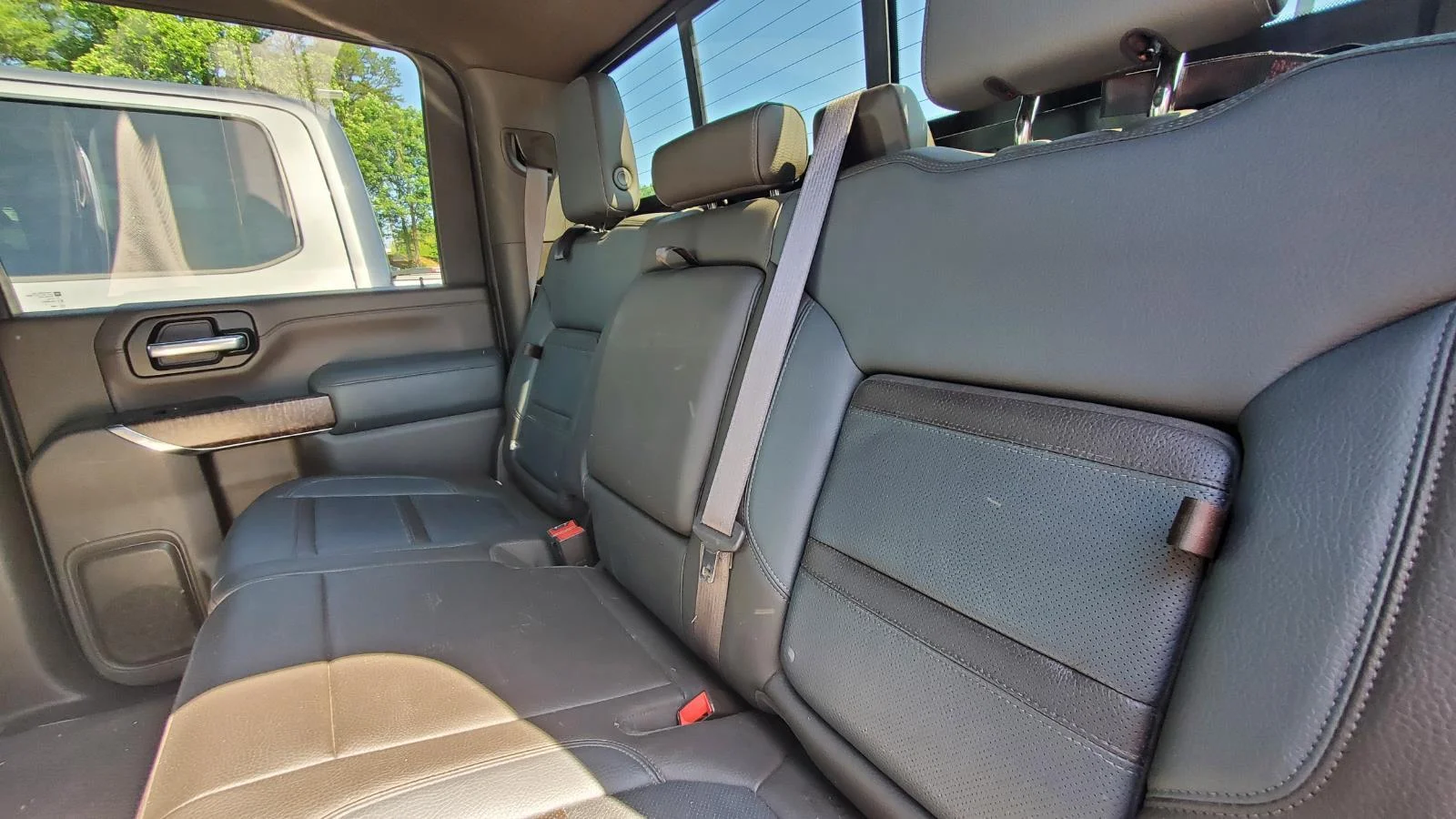 Used 2020 Carbon Black Metallic GMC Denali image 5