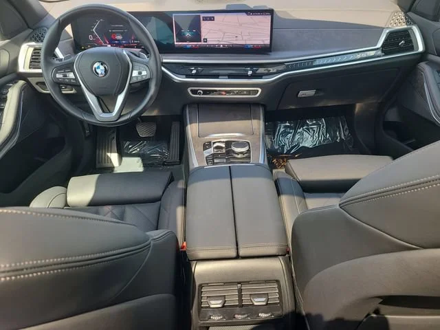 Used 2025 White BMW xDrive40i image 12