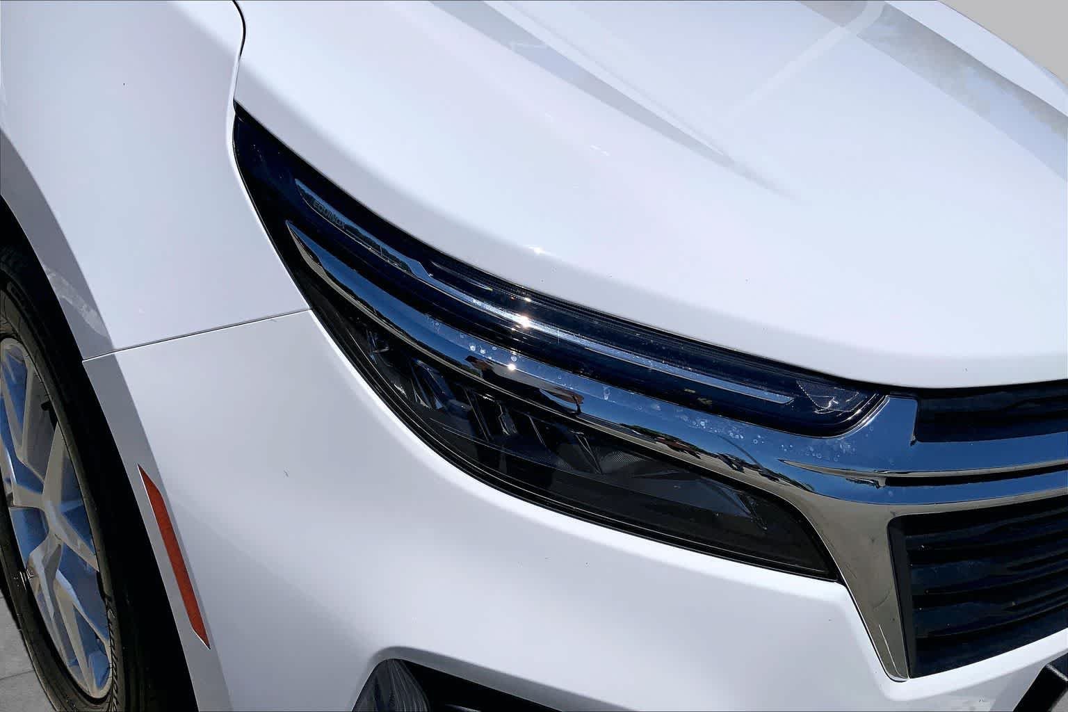 Used 2024 Summit White Chevrolet LT image 26