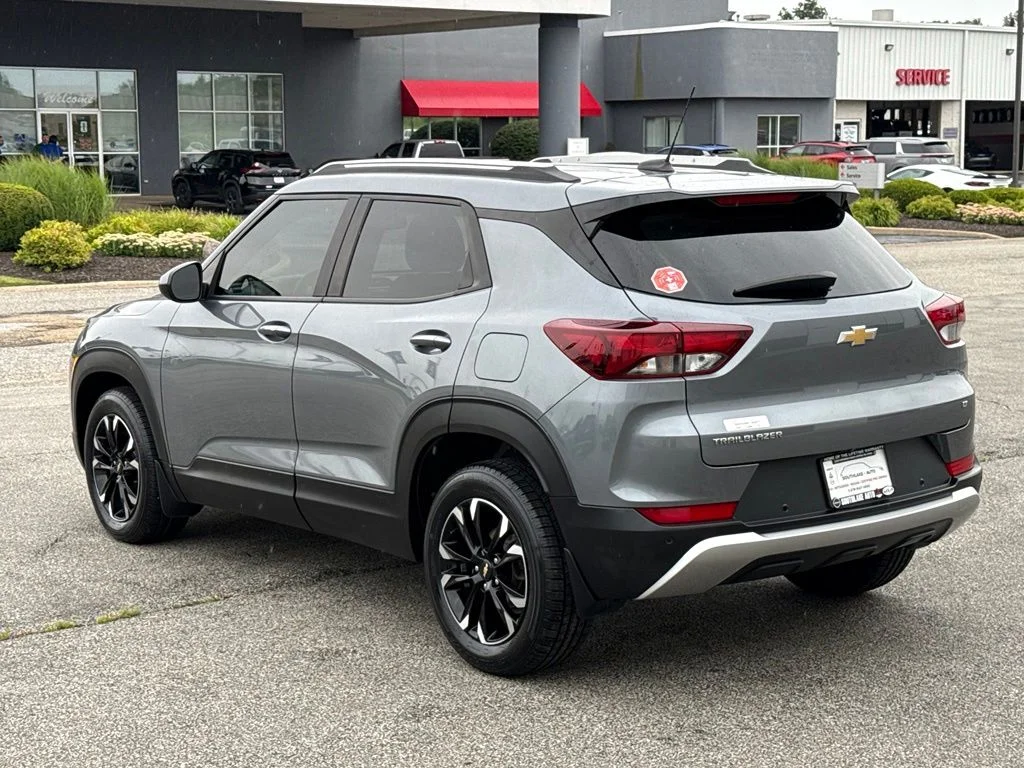 Used 2021 Gray Chevrolet LT image 6