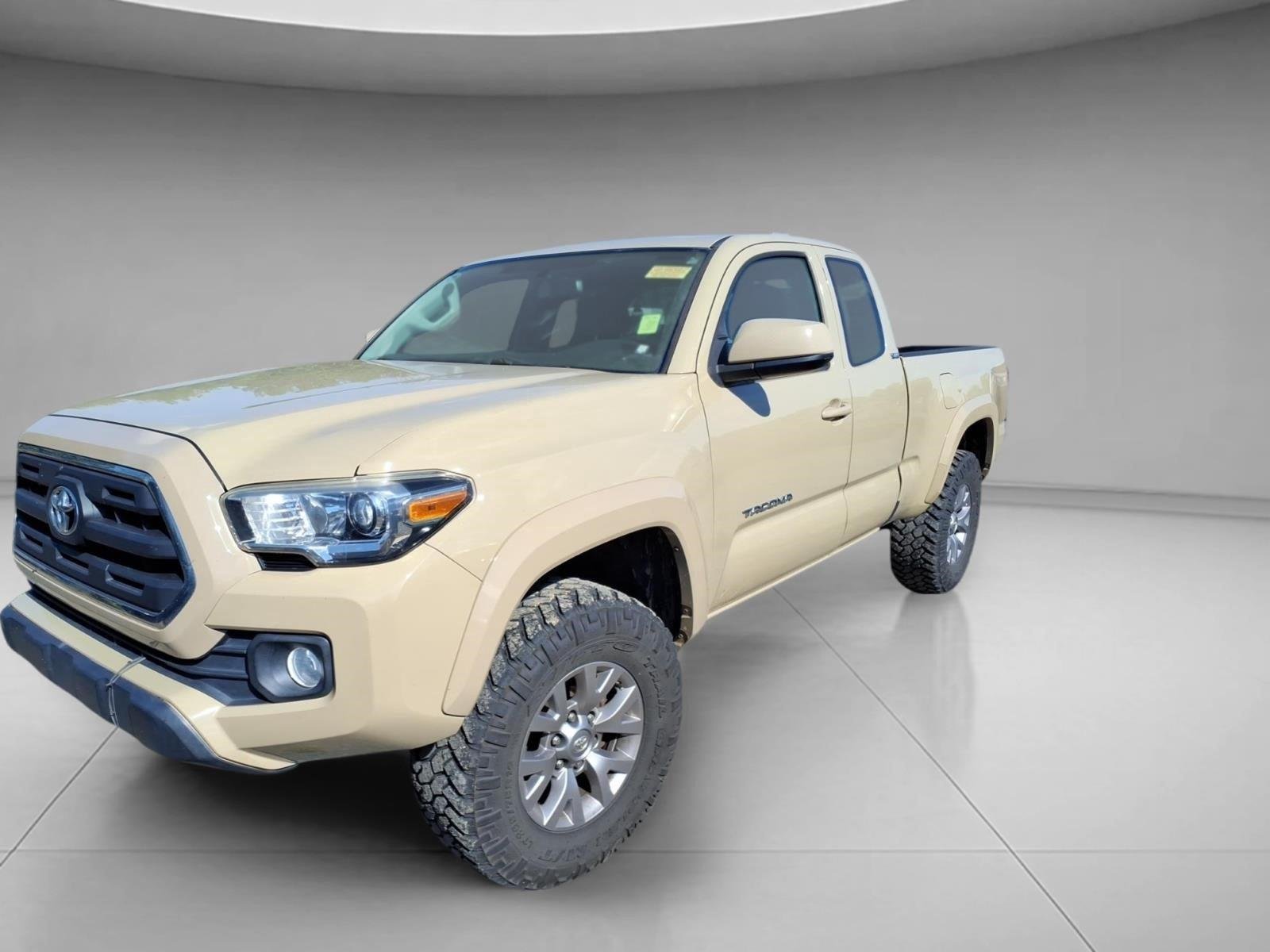 Used 2017  TOYOTA  image 1