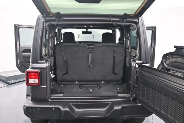 Used 2023 Crystal Metallic Jeep Sport S image 11