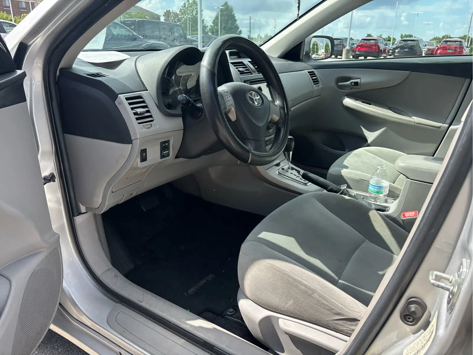 Used 2013 Classic Silver Metallic Toyota LE image 6