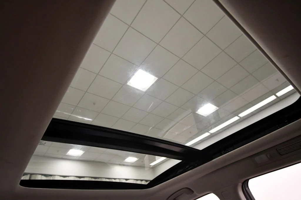Used 2022 White Nissan SV image 16